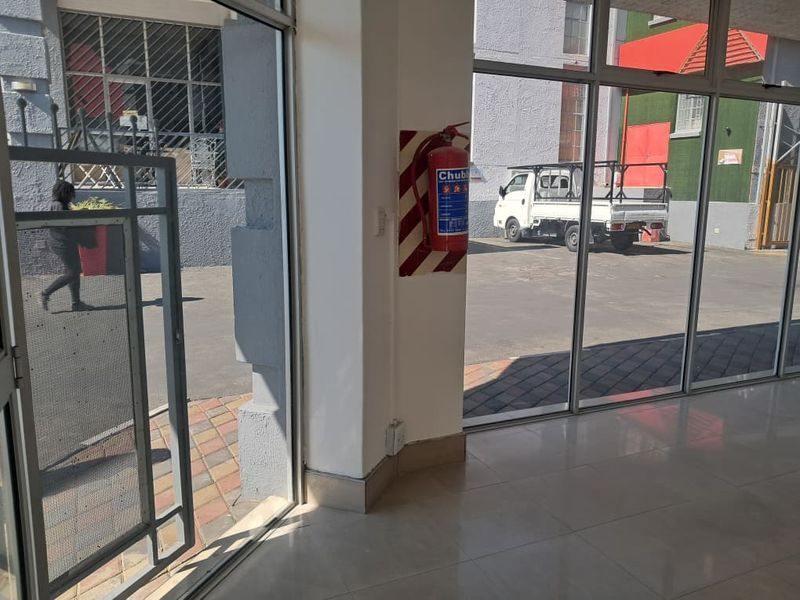 Shop Front Retail Space To Let - Photo 2