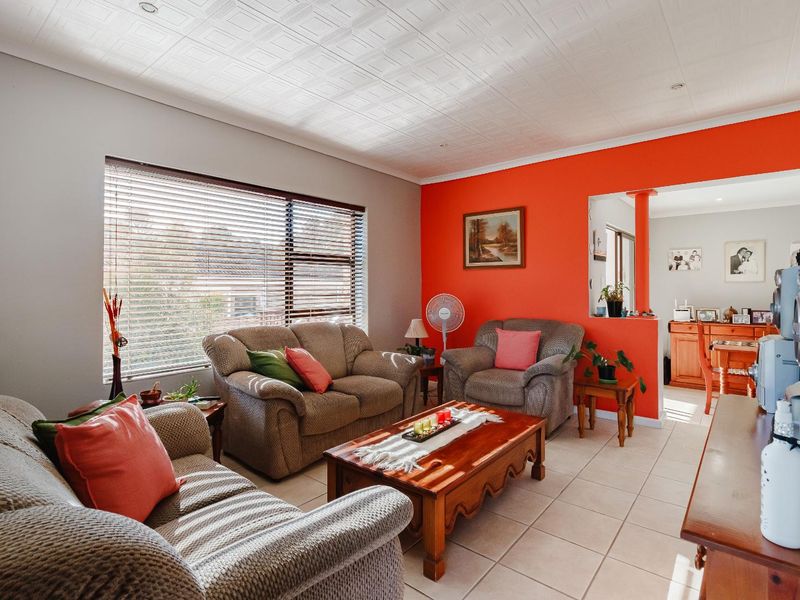 Stylish, Secure & Effortless Living in Kloofzicht Villas, Glenroy Park - Photo 10