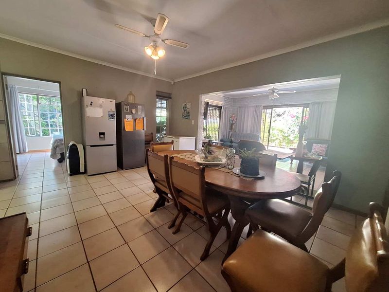 Spacious Living Amidst Tranquil Surroundings - Photo 10