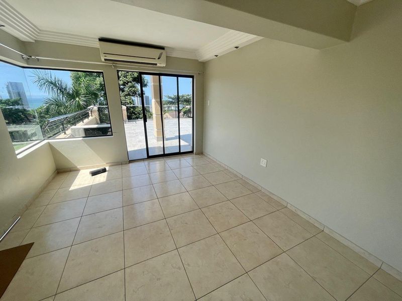 Hendra - Spacious 3-Bedroom Apartment with Sea Views in Umhlanga - Photo 9