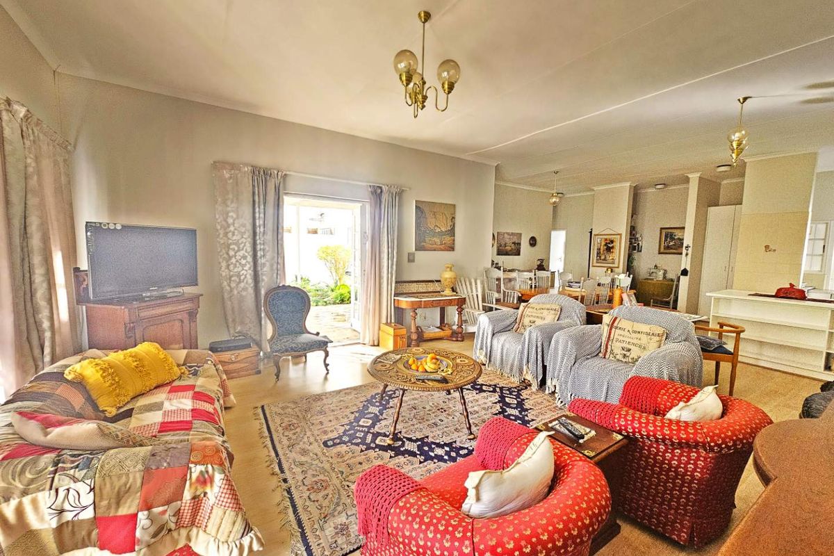 3 Bed converted to a 2 Bed Unit for more space - Photo 3