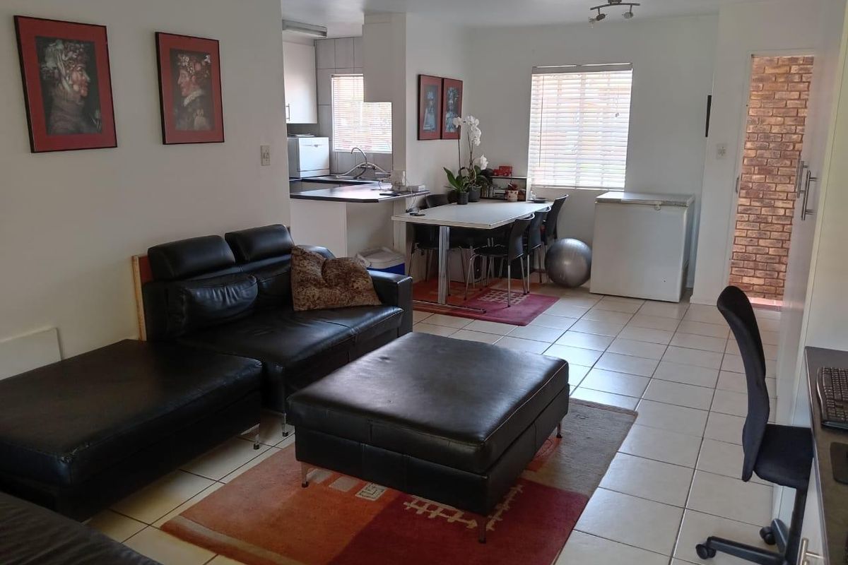 Spacious 2-Bedroom Apartment for Rent - Photo 3