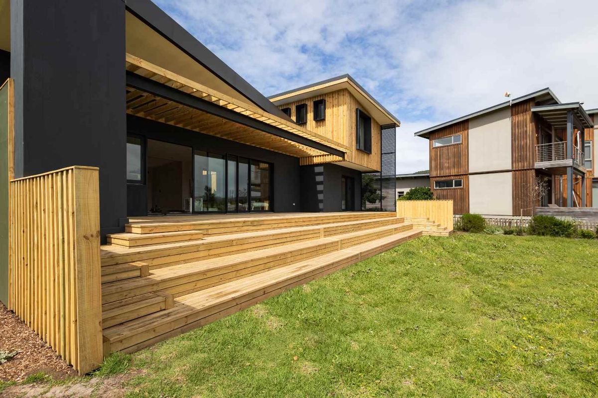 Stunning Timber Home in Brenton on Lake - Photo 3