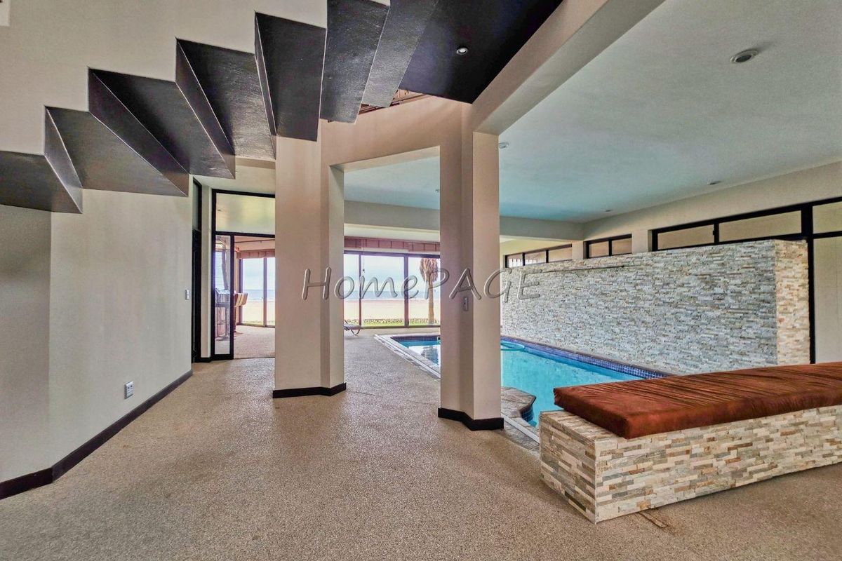 Long Beach Ext 1, Walvis Bay:  MAGNIFICENT 3 STOREY 4 BEDR BEACHFRONT home is for Sale - Photo 4