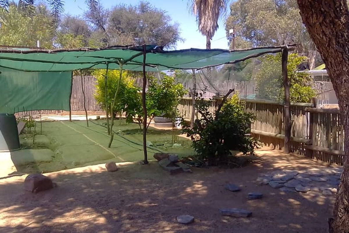 Three-bedroom house with 4 Very Spacious Flatlets for sale in Omaruru! - Photo 5