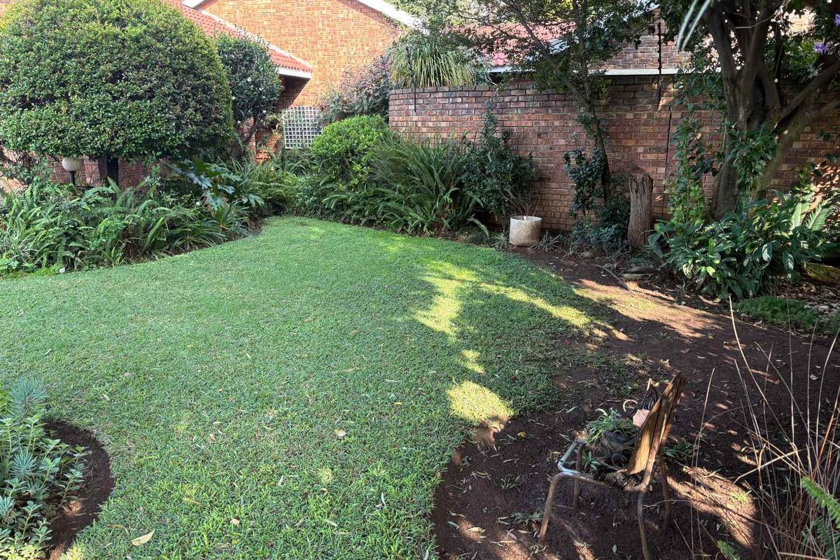 Family home that needs a stroke of love and care - Photo 5