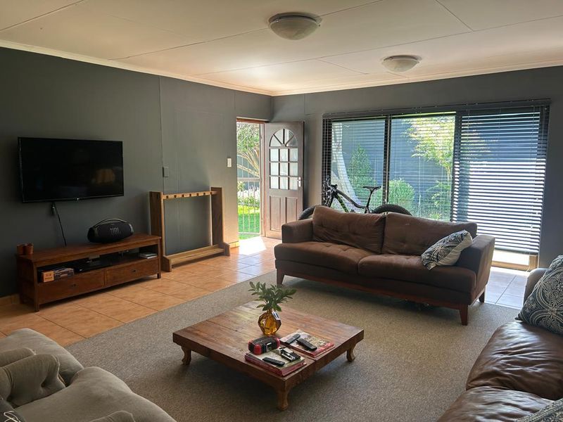 Modern Fairways Home for Sale – Walvis Bay - Photo 3