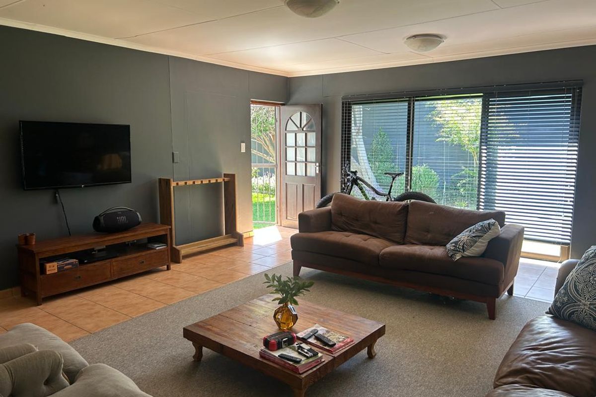 Modern Fairways Home for Sale – Walvis Bay - Photo 3