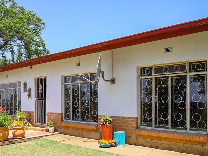 Charming and Versatile 3-Bedroom Home in Villiers - Photo 4