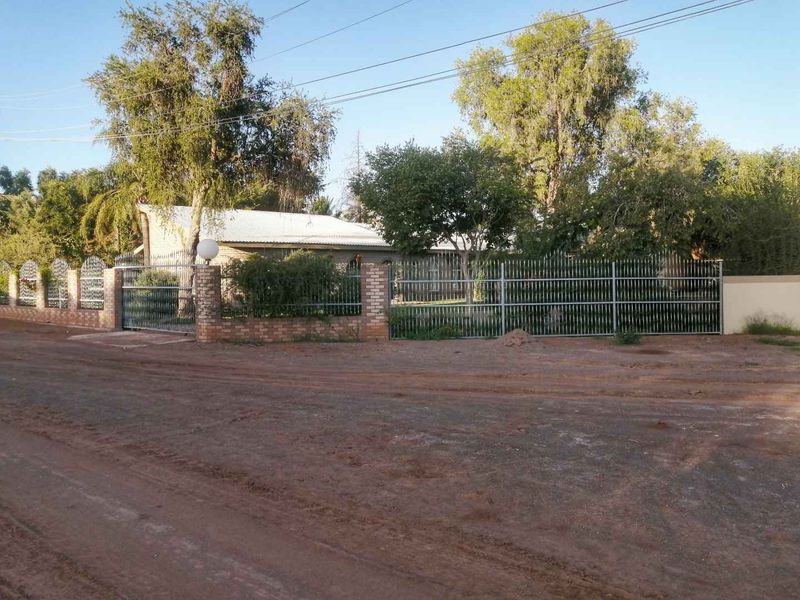 GORGOUES PLOT FOR SALE, ENDLESS POSSIBILLITIES - MARIENTAL (HARDAP) - Photo 4