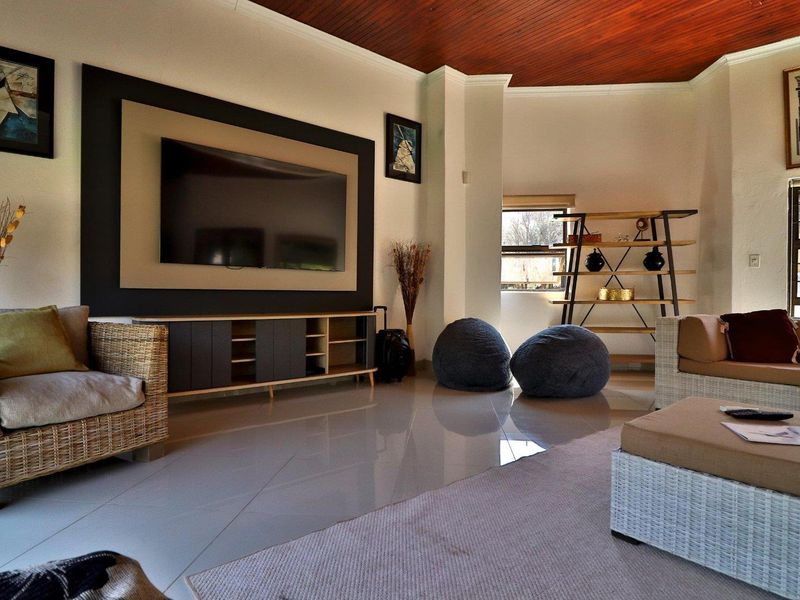 Exceptional Smallholding with Endless Potentional  in Sought-After Poortview - Photo 8