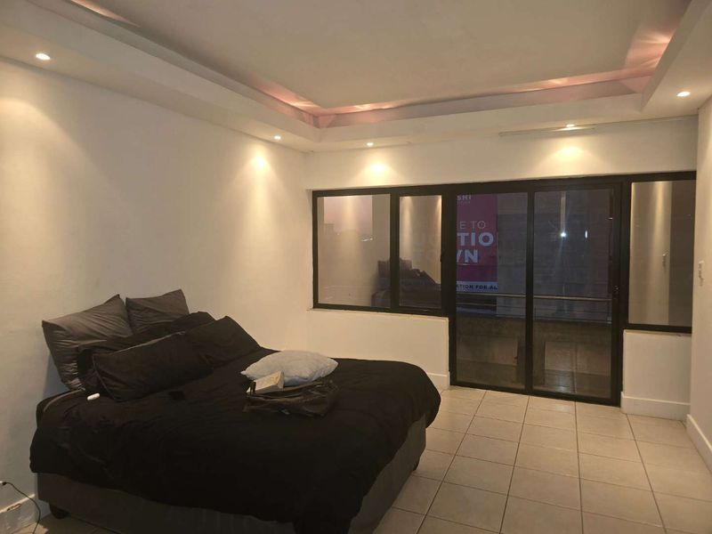 Charming Bachelor Apartment in Ferreirasdorp - Photo 9