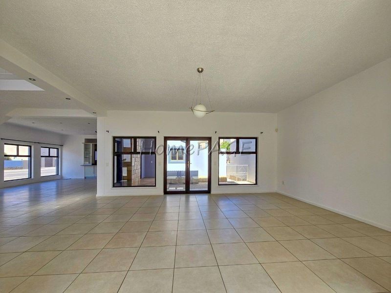 Long Beach Ext 1, Walvis Bay.  Attractive Double Storey 4 Bedr Corner home is for Sale - Photo 6