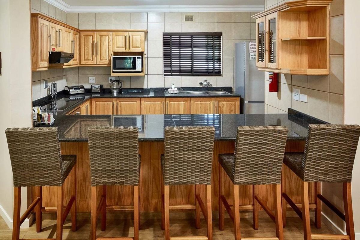 Live Where the Wild Meets the World Heritage - Photo 2