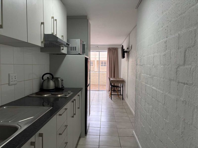 Bachelor Unit to Rent Close to Stellenbosch University - Photo 1