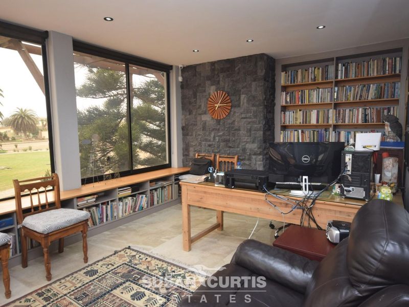 UPSCALE LIVING -  HOUSE FOR SALE IN VINETA - Photo 5