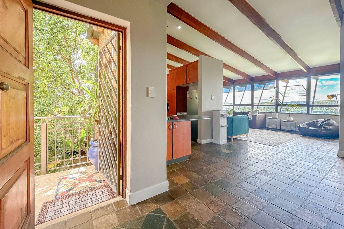 Pretoria's Best-Kept Secret | 3 Bed 2 Bath Home with Unbeatable Views for sale - Photo 5