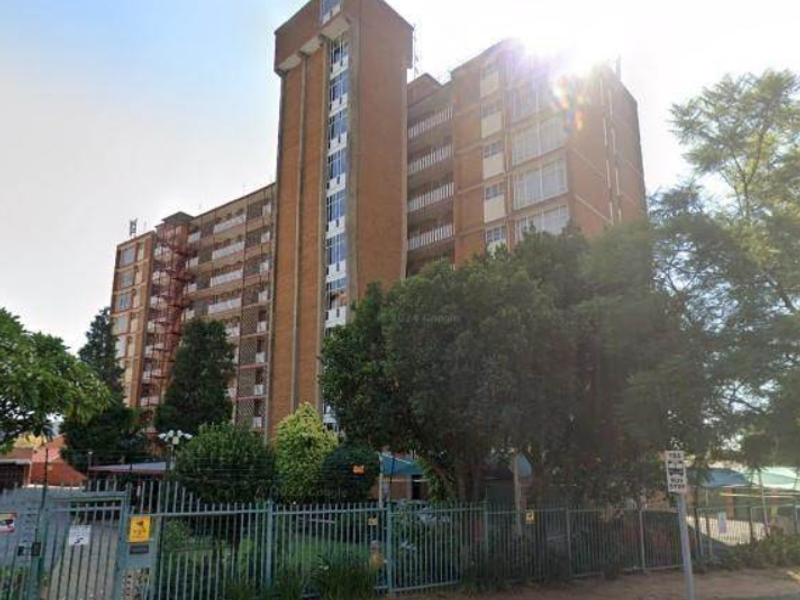 1.5 Bedroom Apartment in Weavind Park - Photo 4