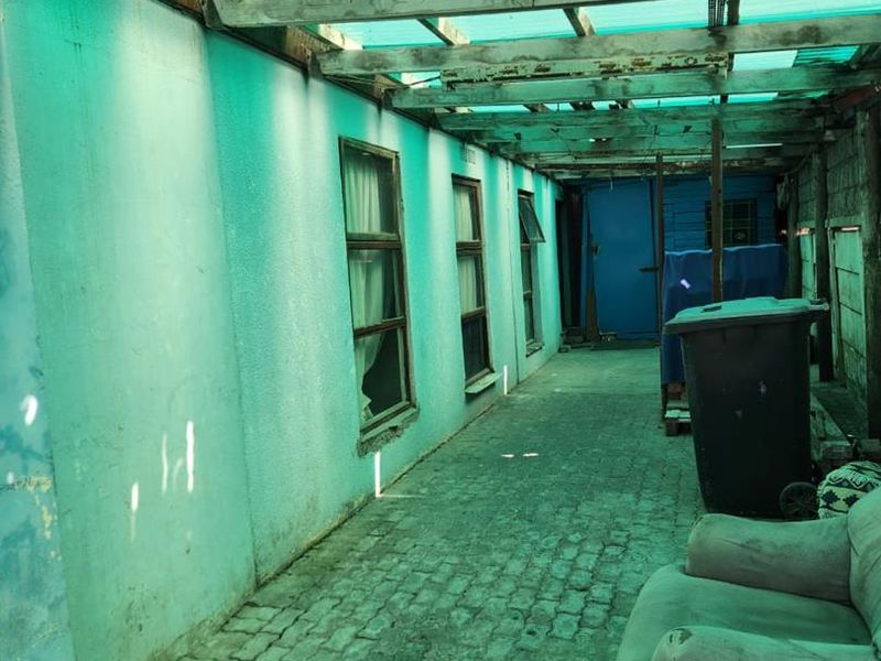 Charming 3-Bedroom Home for Sale in B Section, Khayelitsha - Photo 4