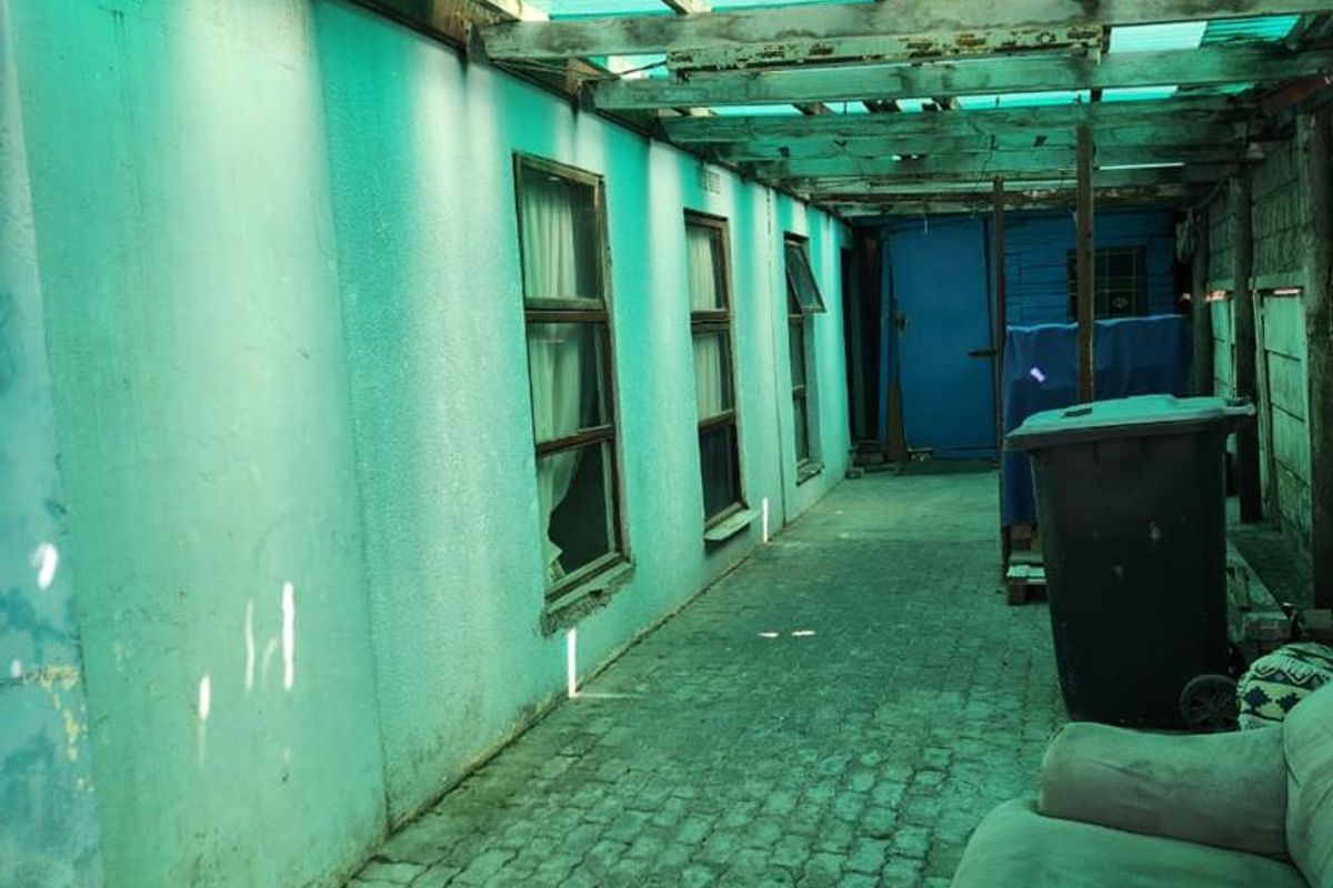 Charming 3-Bedroom Home for Sale in B Section, Khayelitsha - Photo 4