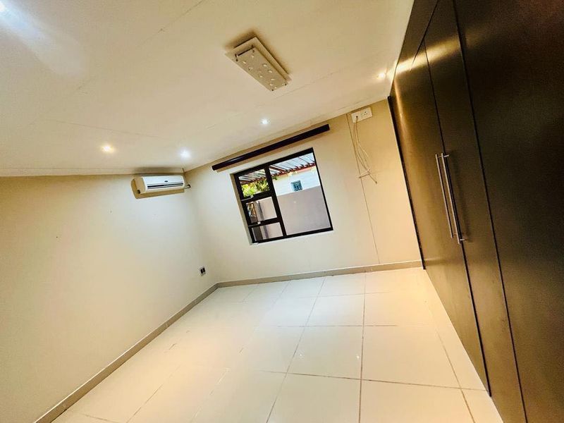 Beautiful  and secure Three bedroom standalone house to rent in Ongwediva - Photo 8