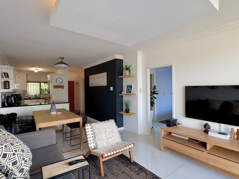 Stunning 2-Bedroom Apartment with Sea Views in Umhlanga Central - Photo 6