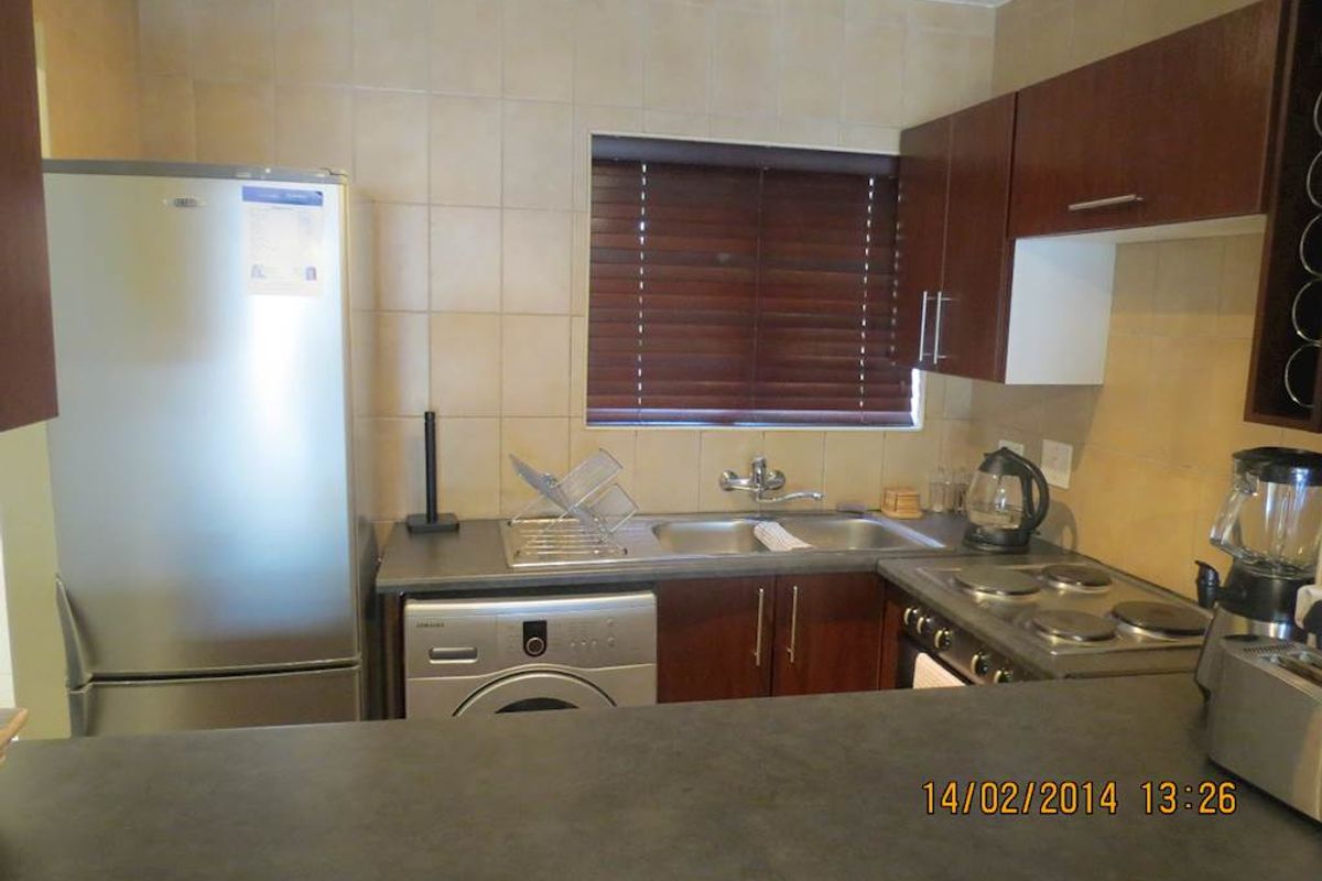 FURNISHED 1 BEDROOM GROUND FLOOR - Photo 2