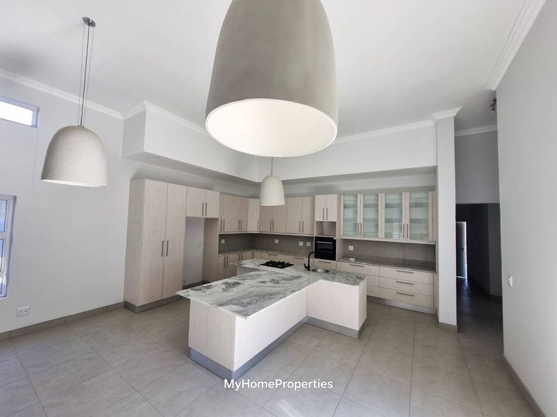 Stunning Newly Built Coastal Home Near Platz Am Meer Mall | Neu gebautes Küstenhaus in der Nähe des Platz Am Meer Einkaufszentrums, Swakopmund, Namibia - Photo 2