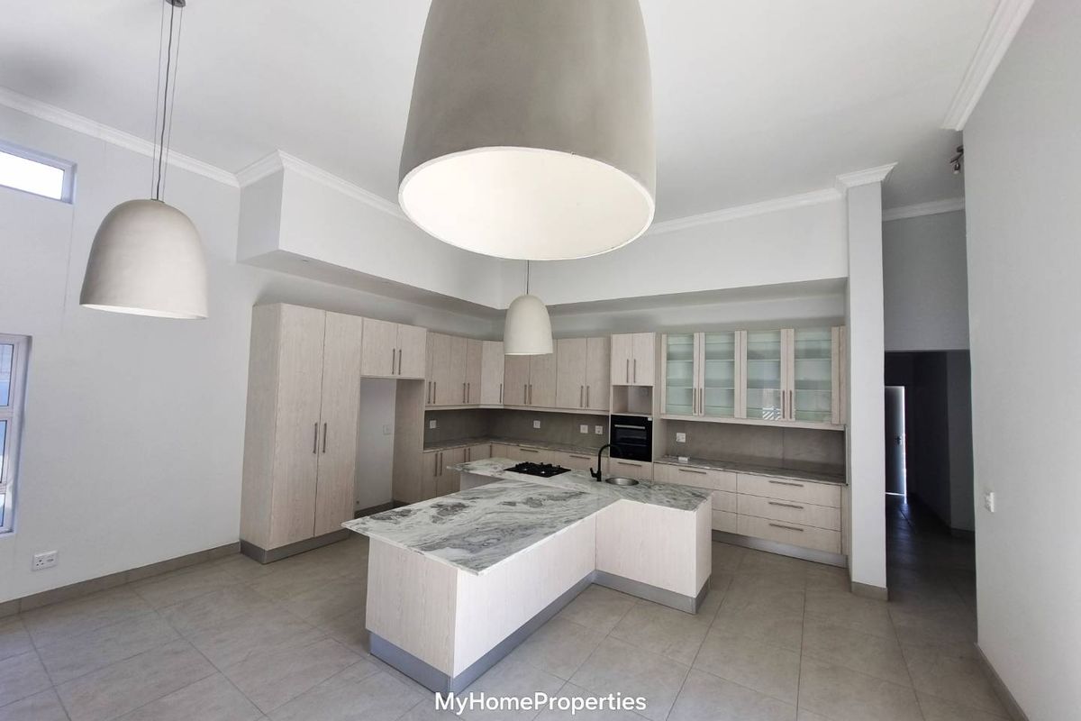 Stunning Newly Built Coastal Home Near Platz Am Meer Mall | Neu gebautes Küstenhaus in der Nähe des Platz Am Meer Einkaufszentrums, Swakopmund, Namibia - Photo 2