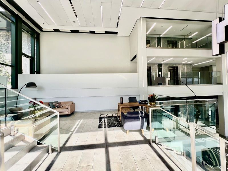 Luxury Meets Convenience in Rosebank’s Manhattan-Inspired Residence - Photo 10
