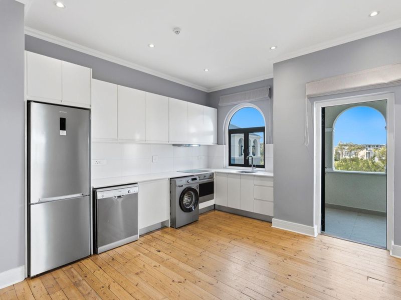 Stylish 2-Bedroom Apartment - PET FRIENDLY - AVAILABLE IMMEDIATELY - Photo 8