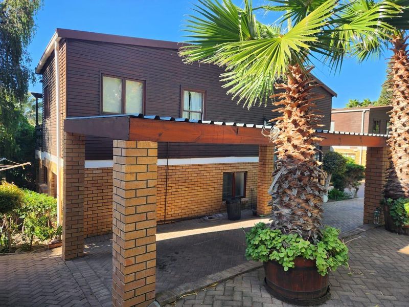 3 Bedroom Double -Storey House For Sale in Montagu Springs Resort - Photo 6