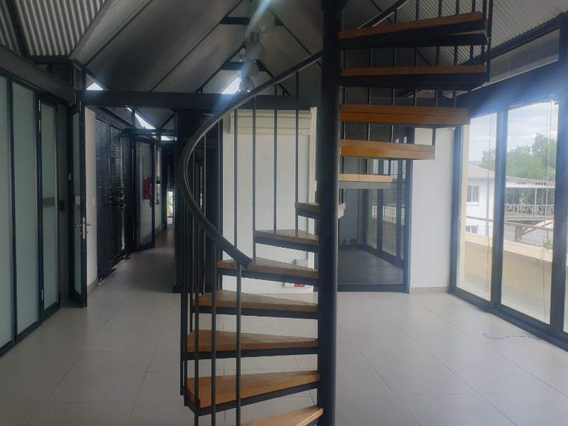 Offices to rent near Maerua Mall - very well located. - Photo 4