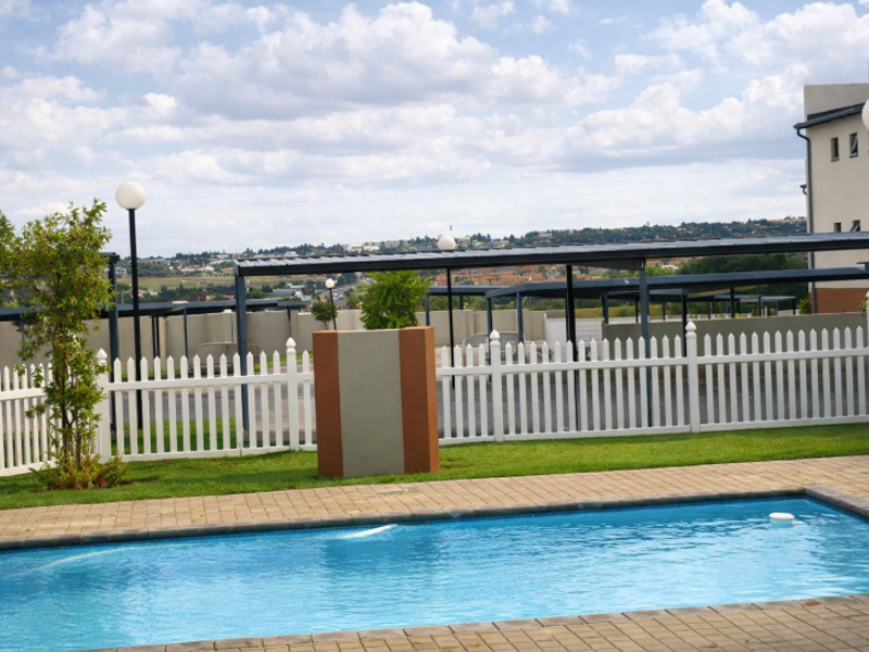 Modern 2 Bedroom Investment Apartment in Prime Woodmead Location - Photo 10
