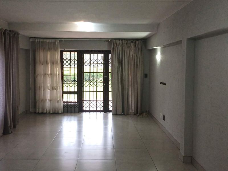 2 BED APARTMENT SANDOWN - Photo 5