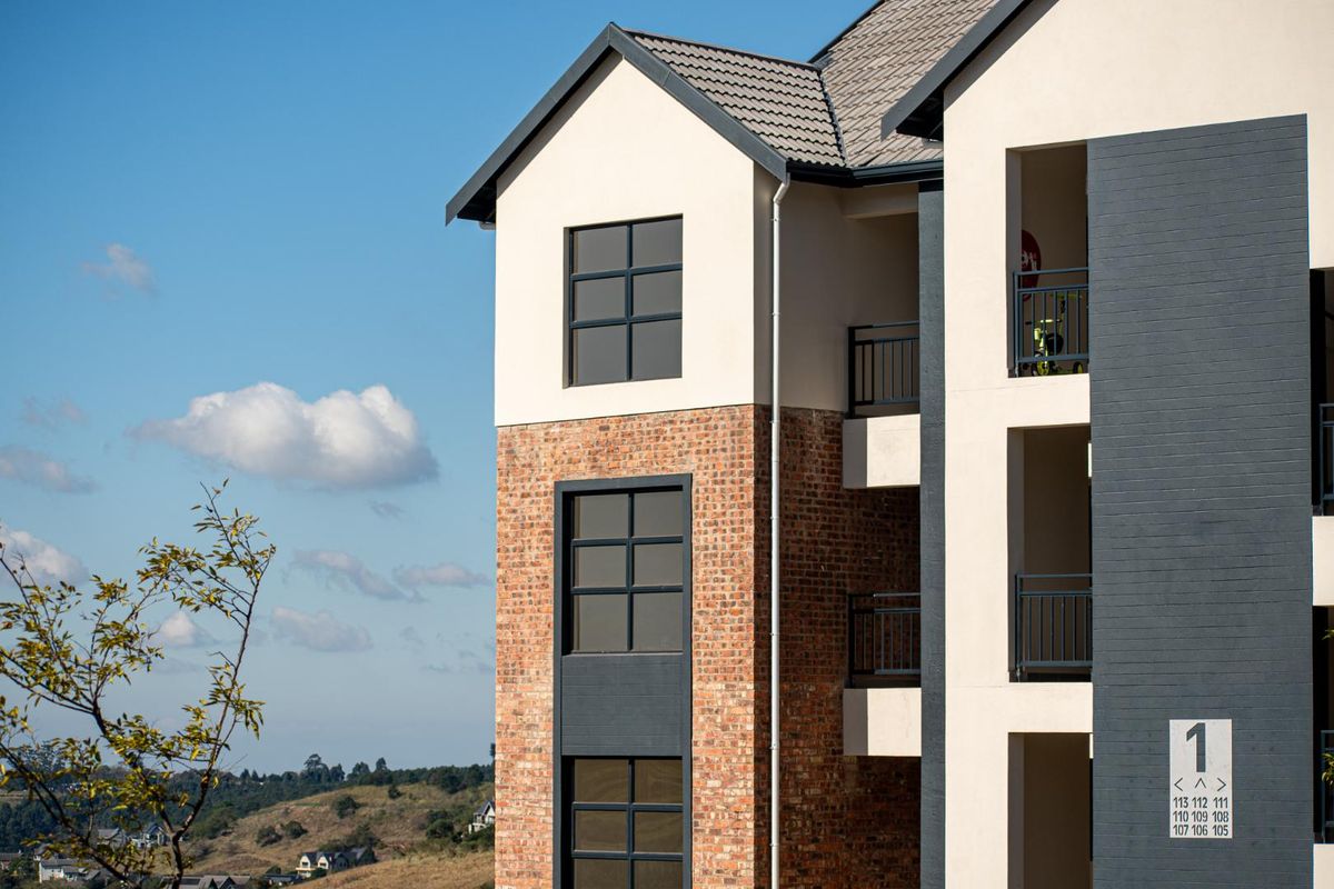 FOR RENT  |  Hillcrest  |  Kings Gate Estate  |  3 Bedroom Apartment - Photo 2