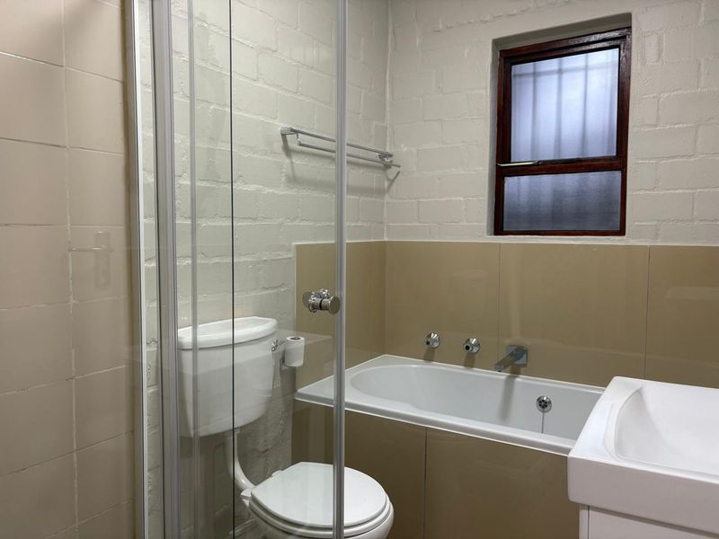 3 Bedroom House To Let in Sanddrift - Photo 9
