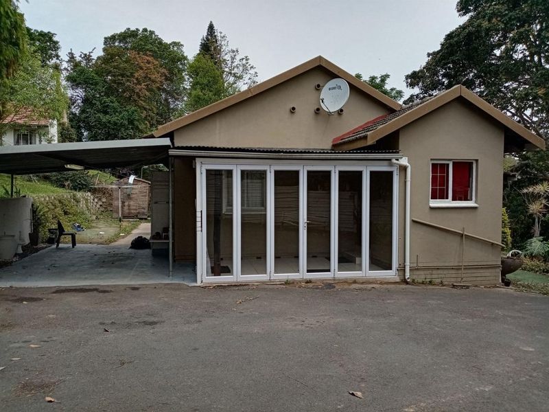 3 Bedroom House With A Granny Flat - Photo 1