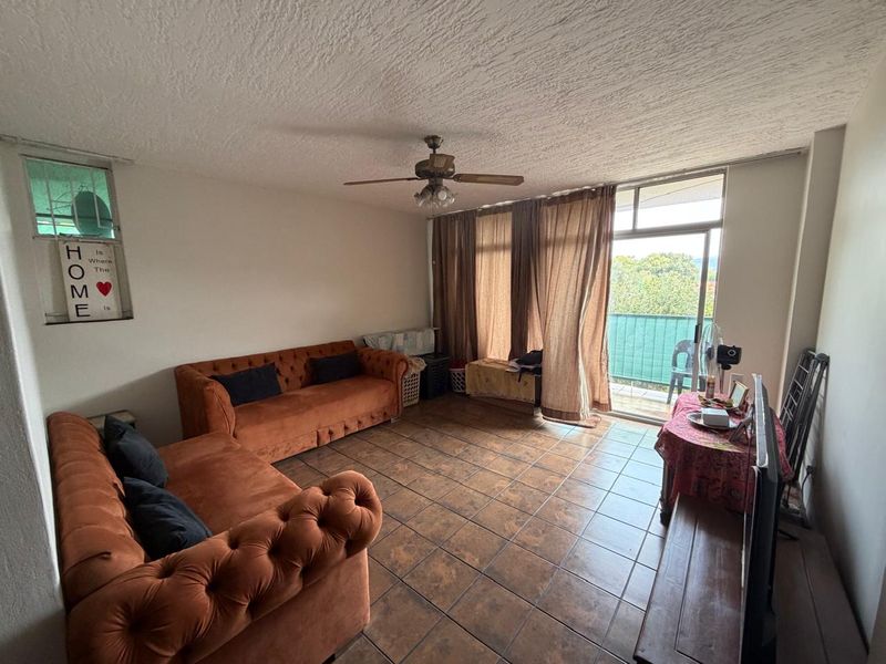 Spacious 3-Bedroom Apartment in Rietfontein for Sale - Photo 8