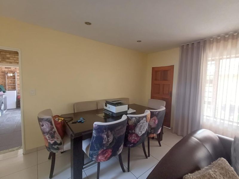 3-Bedroom Duplex in Prime Location - Photo 7