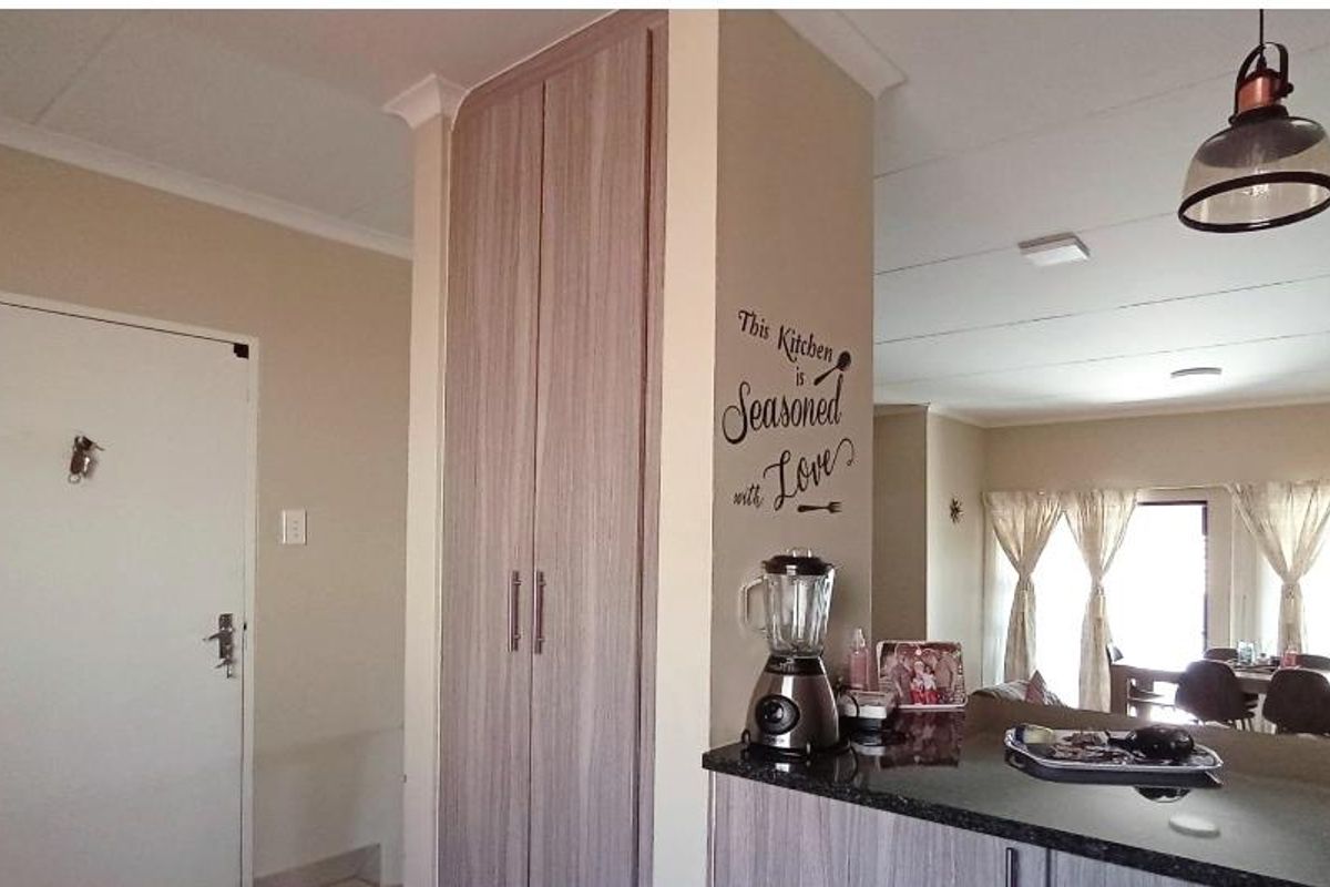 3 Bedroom House - Photo 4