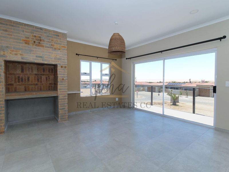 LUXURY HOME with exceptional space and views - Photo 5