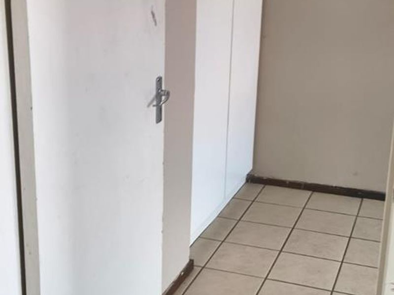 perfect beginner townhouse ideal for single or small family - Photo 7