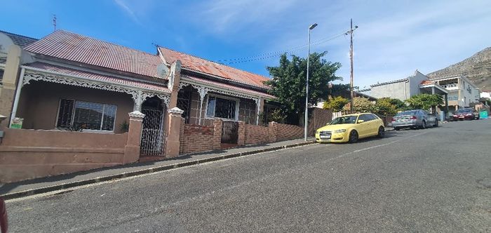 Property #2479860, House For Sale in Walmer Estate