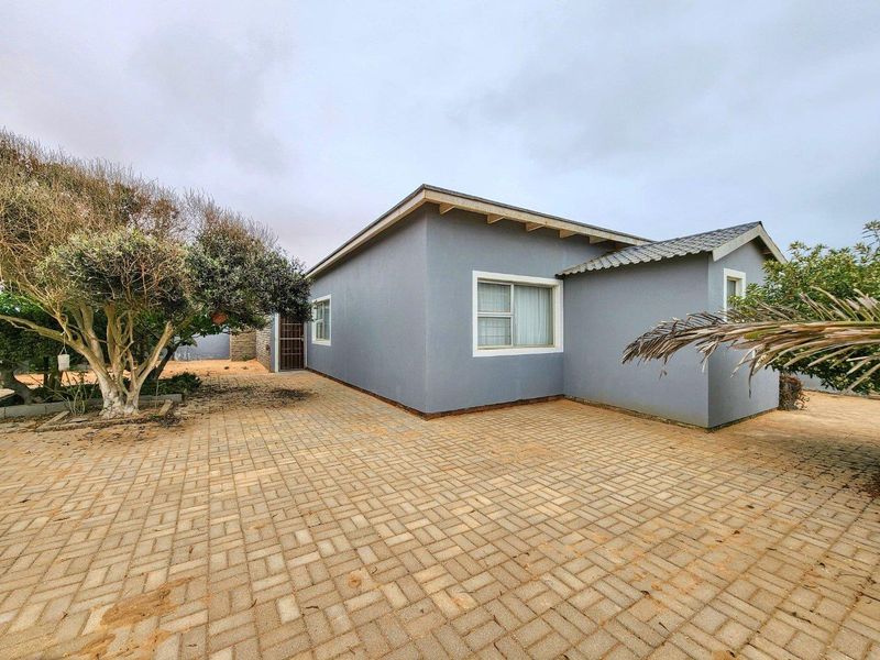 Ext 3, Henties:  Starter home on Omaruru Street is for Sale - Photo 4