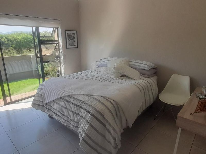 Modern convenience and natural tranquility - Photo 10