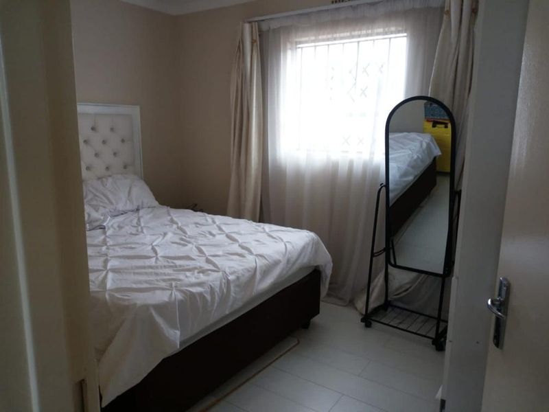 Riverside View Home - R 850 000! - Photo 9