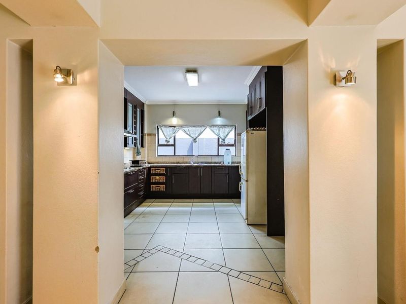 4 Bedroom 3.5 Bathroom For Sale , - Photo 10