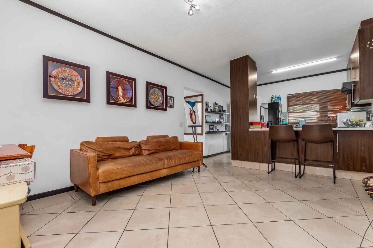IDEAL LOCK-UP AND GO GROUND FLOOR UNIT IN SOUGHT AFTER TINZA LIFESTYLE ESTATE - Photo 3