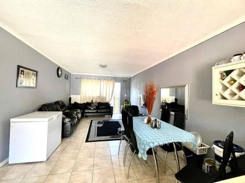 FOR SALE | OTJOMUISE (OMARUNGA COURT) | N$750 000 excl. costs - Photo 1